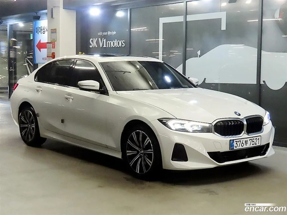 BMW 3 Series 320d 2025 — photo 1, buy with delivery to Moscow