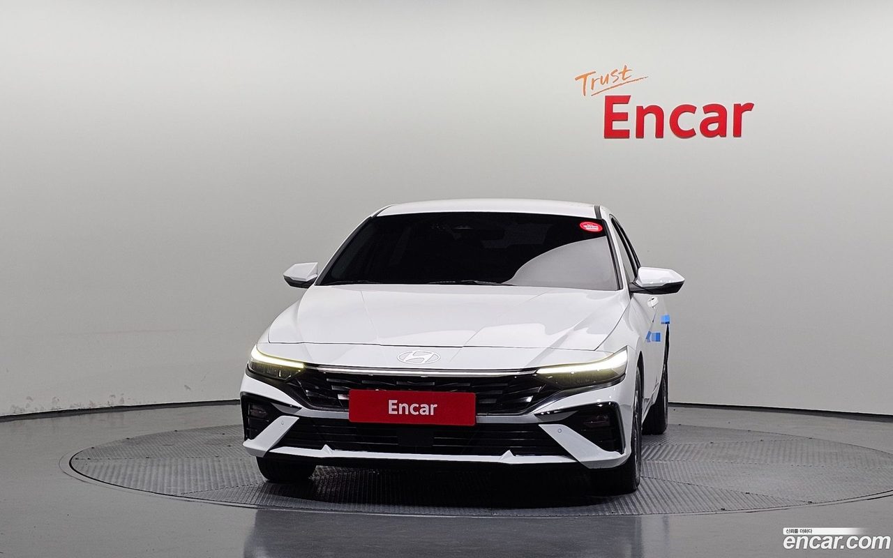 Hyundai Avante CN7 Hybrid 2023 — 3
