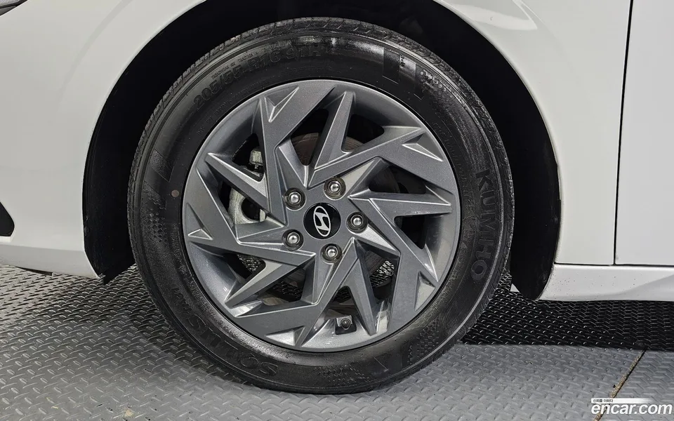 Hyundai Avante CN7 Hybrid 2023 — миниатюра 5
