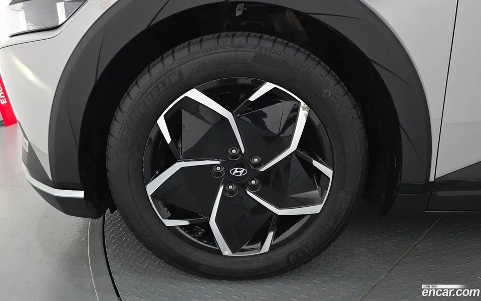 Hyundai Ioniq 5 2023 — thumbnail 5