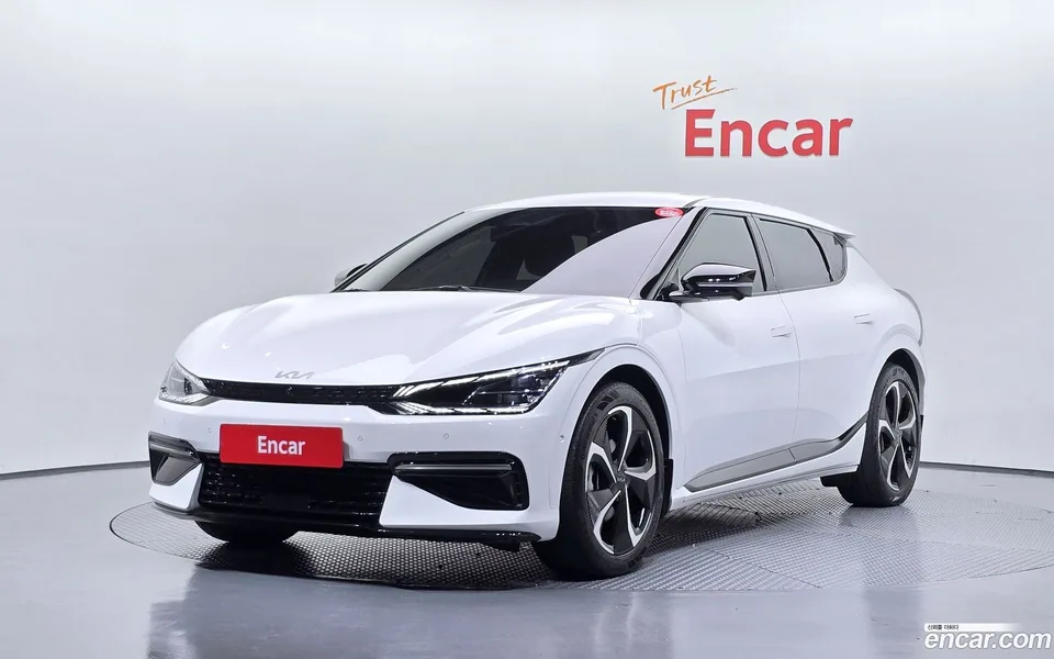 Kia EV6 2023 — photo 1, buy with delivery to Moscow