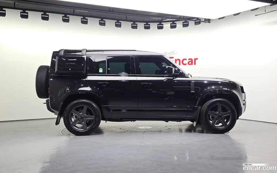 Land Rover Defender 110 P300 X- SE 2026 — thumbnail 2