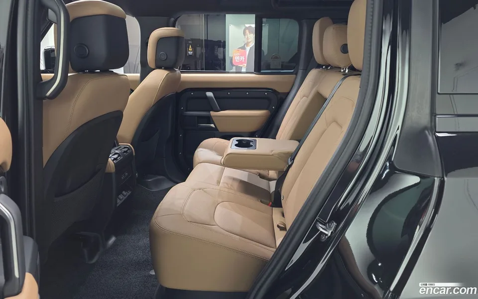 Land Rover Defender 110 P300 X- SE 2026 — thumbnail 4