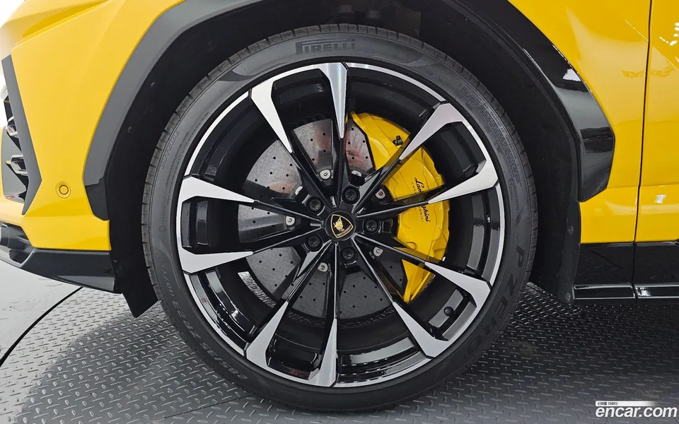 Lamborghini Urus 4.0 V8 2022 — thumbnail 2