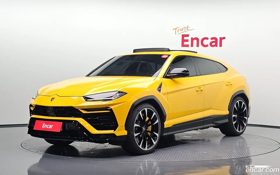 Lamborghini Urus 4.0 V8 2022 — photo 1, buy with delivery to Moscow