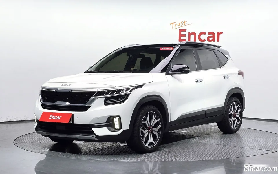 Kia Seltos 1.6 2WD 2022 — photo 1, buy with delivery to Moscow
