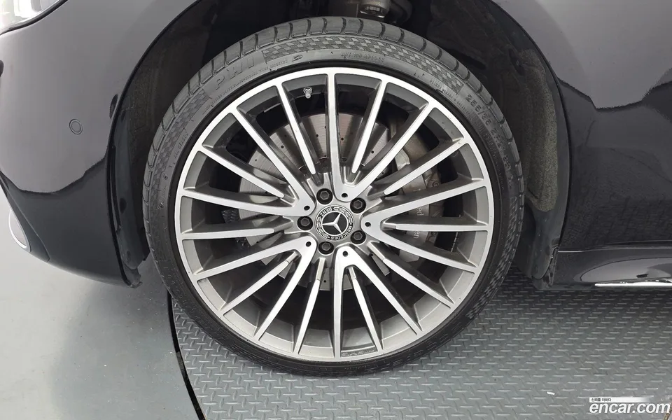 Mercedes-Benz S-Class S500L 4MATIC 2023 — thumbnail 2
