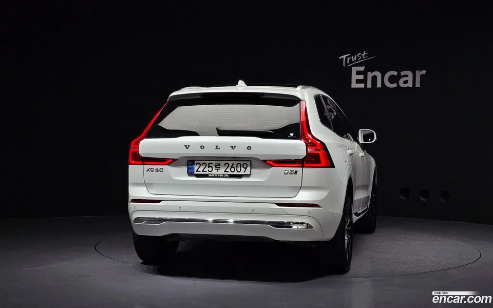Volvo XC60 B5 2024 — thumbnail 4