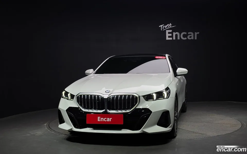 BMW 5 Series 523d xDrive M 2024 — thumbnail 3
