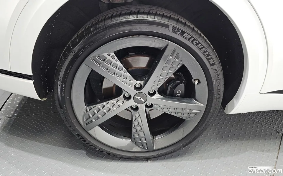 Genesis GV70 2.5T AWD 2023 — thumbnail 2