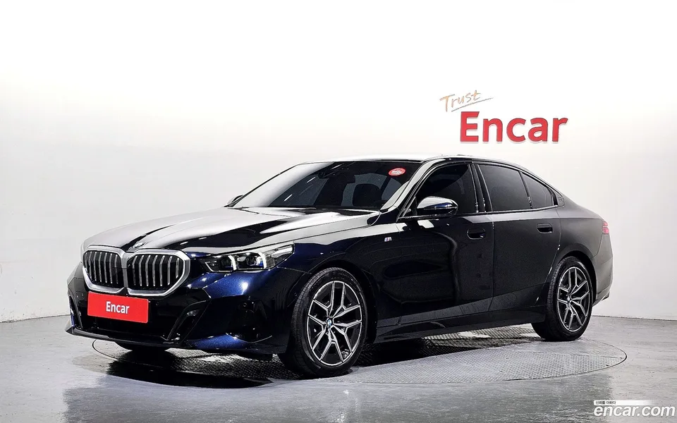 BMW 5 Series 520i M 2025 — photo 1, buy with delivery to Moscow