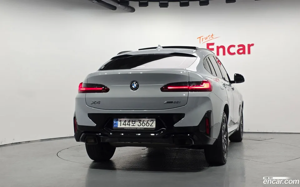 BMW X4 xDrive20i M 2022 — thumbnail 4