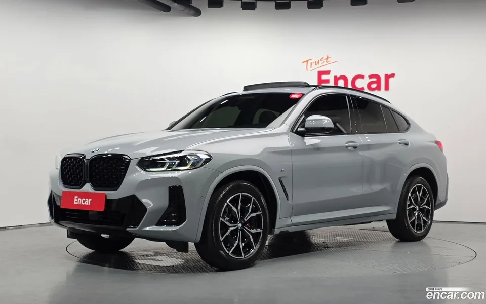 BMW X4 xDrive20i M 2022 — photo 1, buy with delivery to Moscow