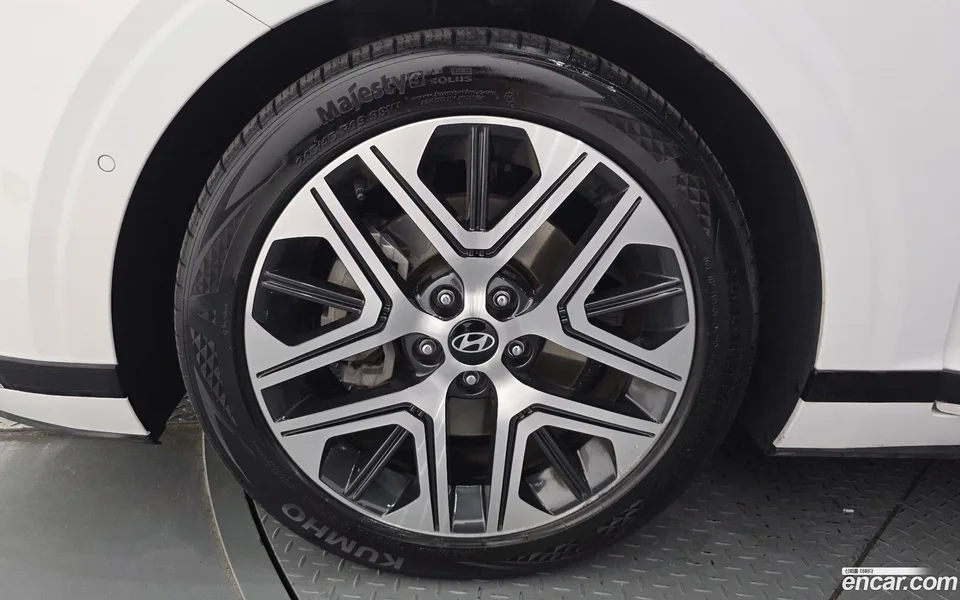 Hyundai Grandeur 2.5 2WD 2023 — thumbnail 5