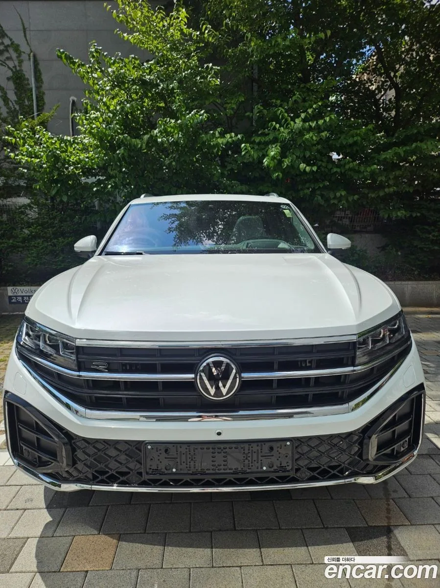 Volkswagen Touareg 3.0 TDI R-Line 2026 — photo 1, buy with delivery to Moscow