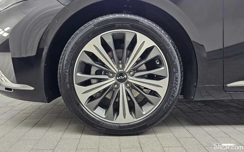 Kia K8 Hybrid 2023 — thumbnail 5