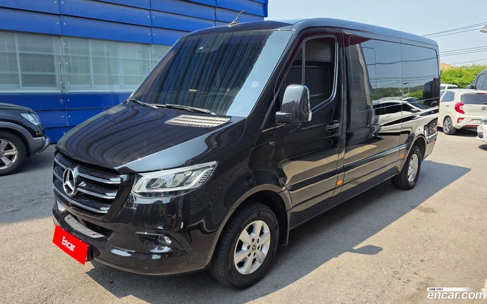 Mercedes-Benz Sprinter 3.0 2022 — photo 1, buy with delivery to Moscow