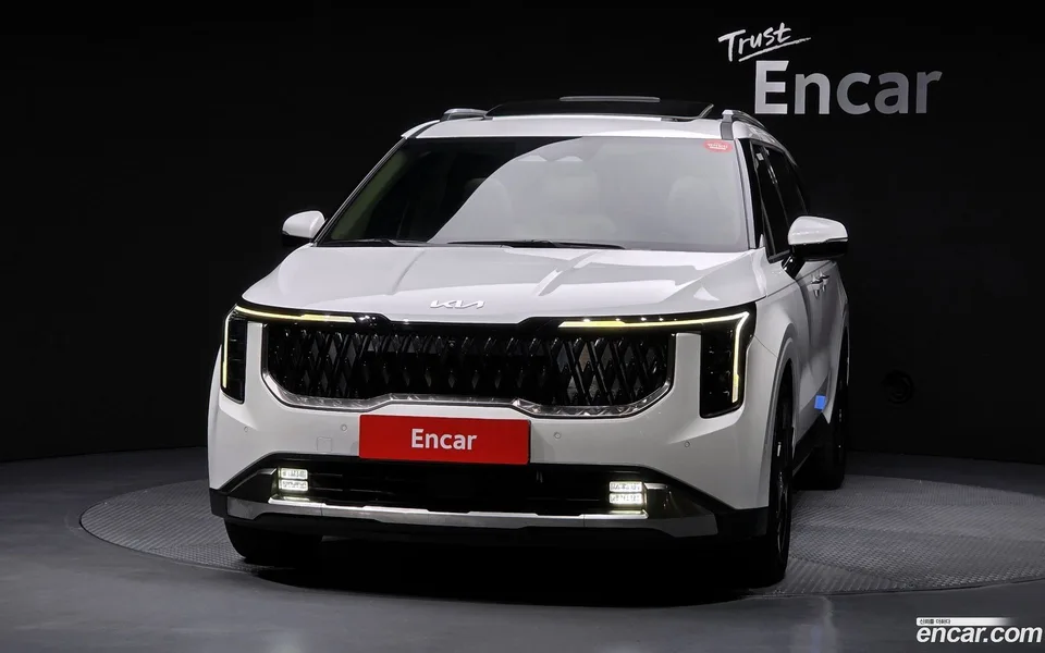 Kia Carnival 7 2024 — thumbnail 3