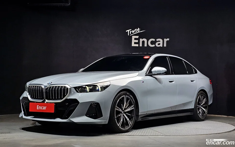 BMW 5 Series 530i xDrive M 2024 — photo 1, buy with delivery to Moscow