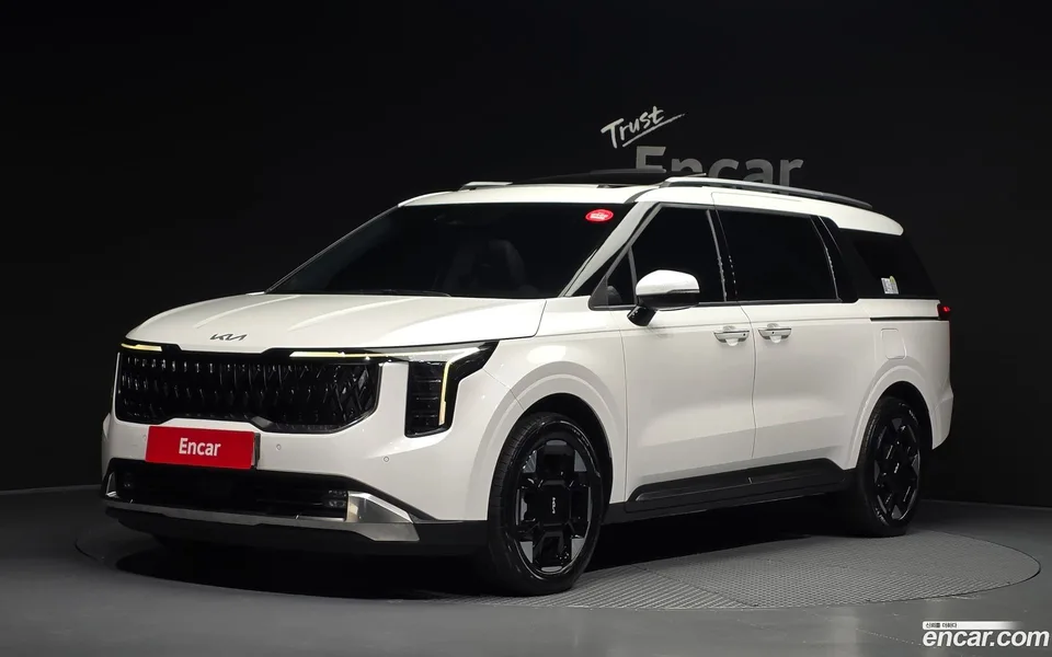 Kia Carnival HEV 9 2024 — photo 1, buy with delivery to Moscow