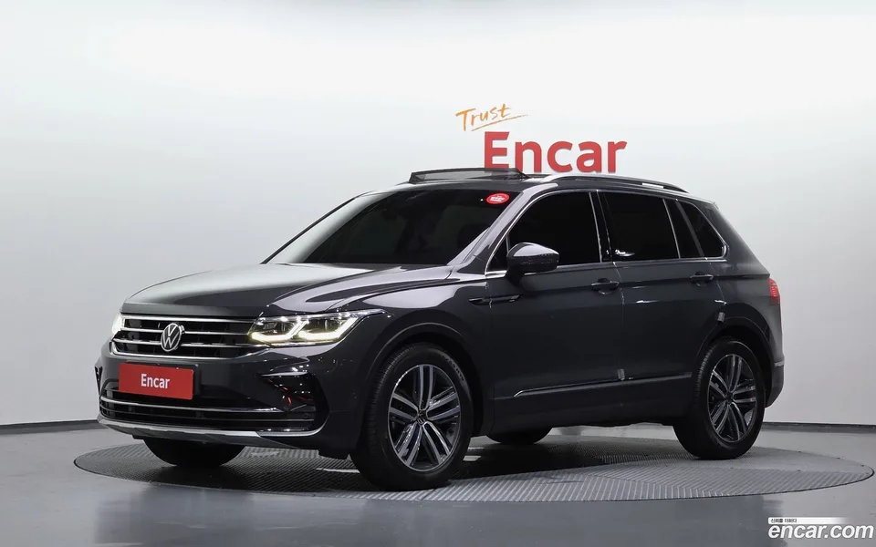 Volkswagen Tiguan 2.0 TDI 2022 — photo 1, buy with delivery to Moscow