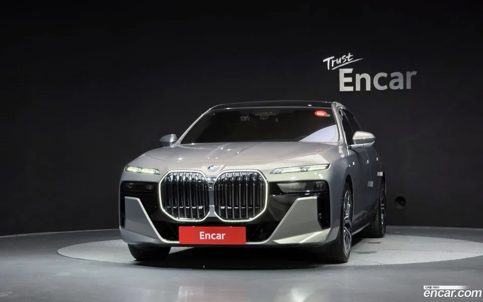 BMW 7 Series 740i xDrive M 2025 — миниатюра 3