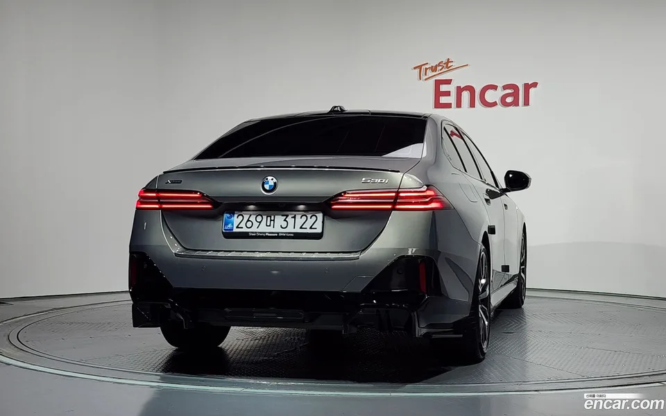BMW 5 Series 530i xDrive M 2025 — thumbnail 4