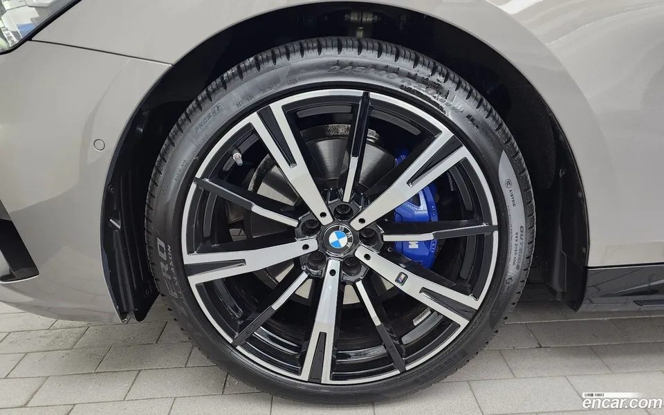 BMW 5 Series 530i xDrive M 2025 — thumbnail 5