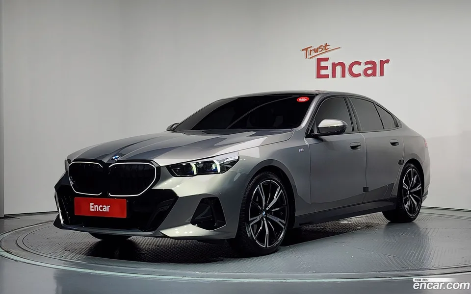BMW 5 Series 530i xDrive M 2025 — photo 1, buy with delivery to Moscow