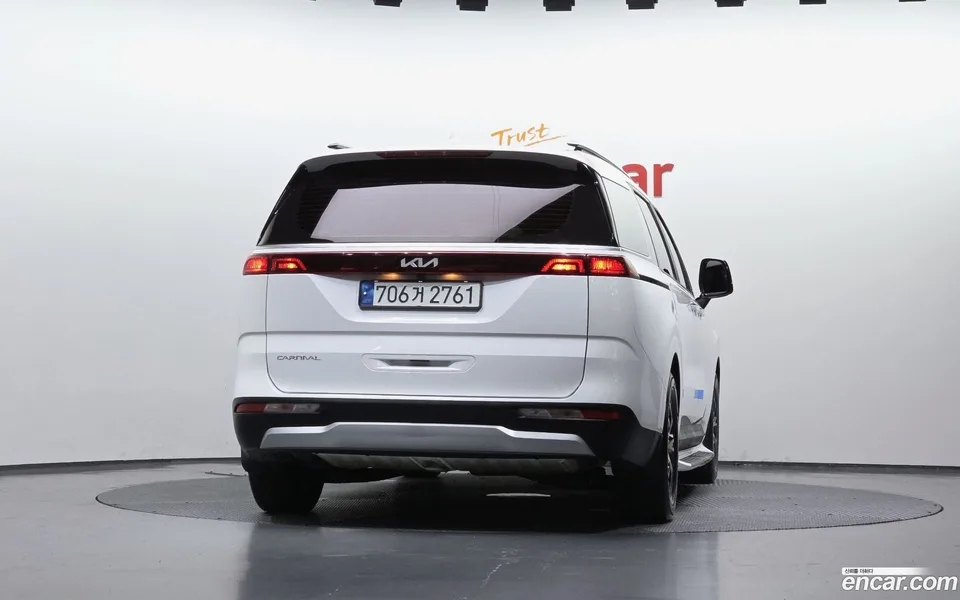 Kia Carnival 11 2023 — thumbnail 4