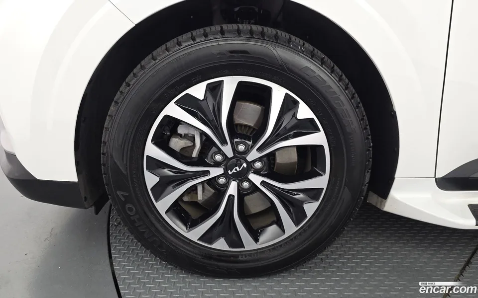 Kia Carnival 11 2023 — thumbnail 5