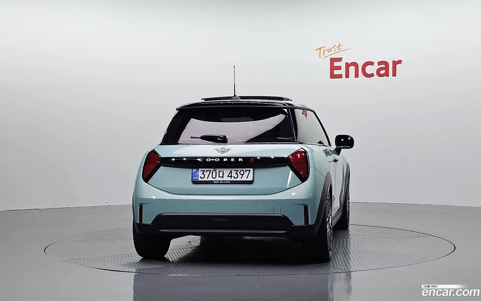 MINI Cooper S 2024 — thumbnail 4