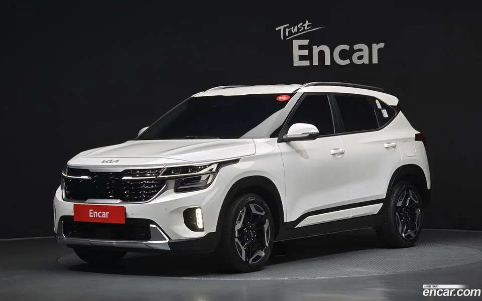 Kia Seltos 1.6 2WD 2024 — photo 1, buy with delivery to Moscow