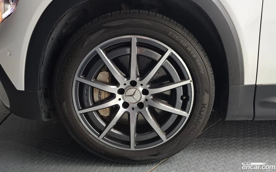 Mercedes-Benz GLB-Class AMG GLB35 4MATIC 2022 — thumbnail 2