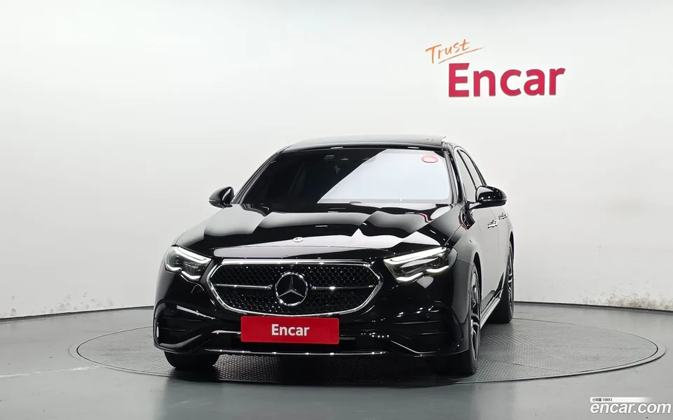 Mercedes-Benz E-Class E300 4MATIC AMG Line 2024 — thumbnail 3