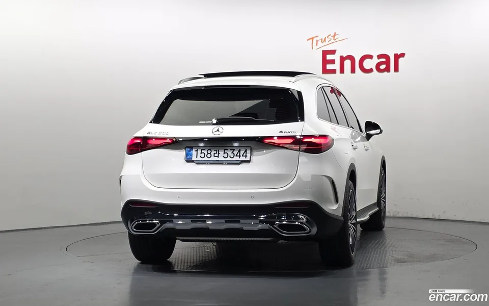 Mercedes-Benz GLC-Class GLC300 4MATIC AMG Line 2025 — thumbnail 4