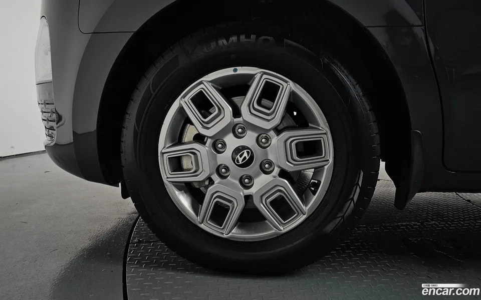 Hyundai Staria HEV 1.6 3 2025 — thumbnail 5