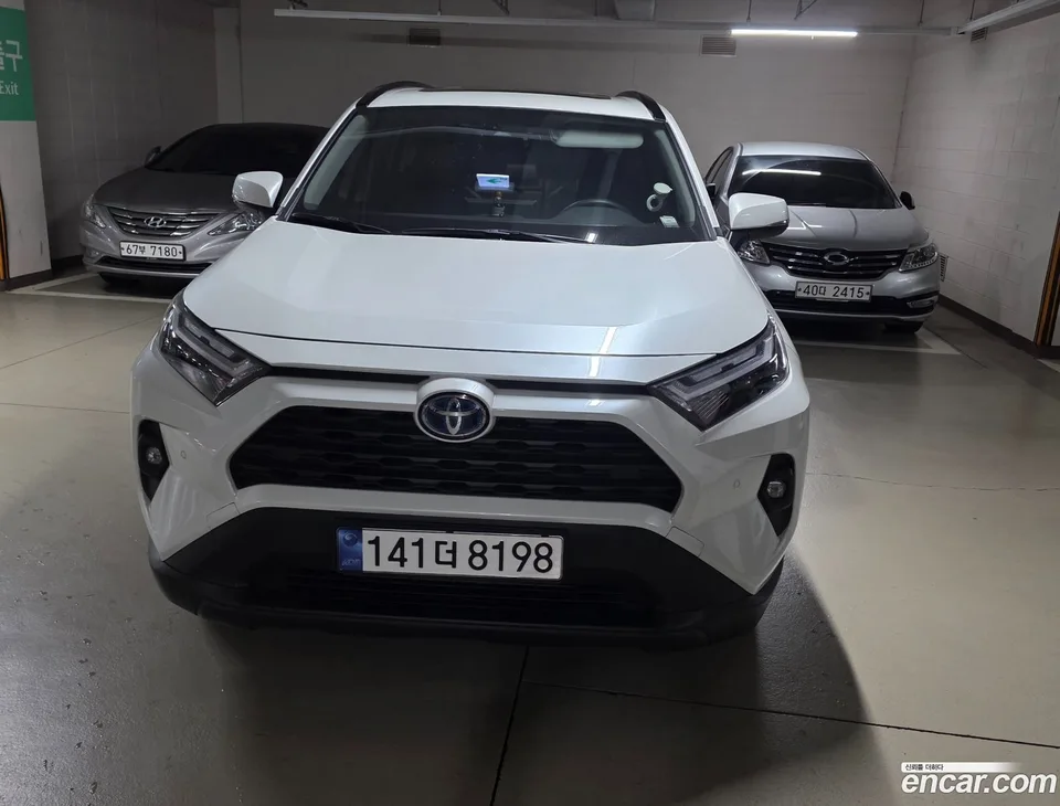Toyota RAV4 2.5 2WD XLE 2024 — thumbnail 3