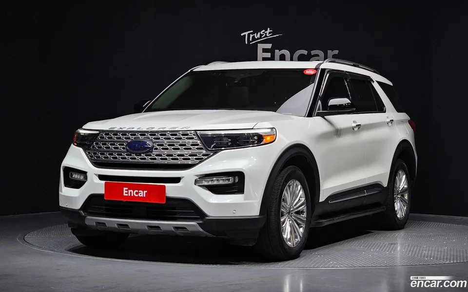 Ford Explorer 2.3 4WD 2022 — photo 1, buy with delivery to Moscow