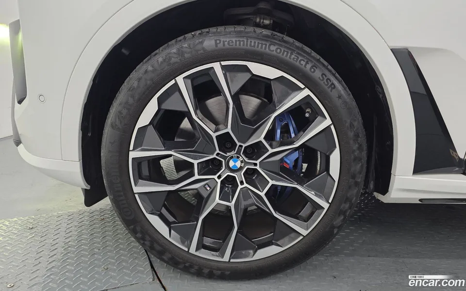 BMW X7 xDrive 40i M 6 2025 — thumbnail 2