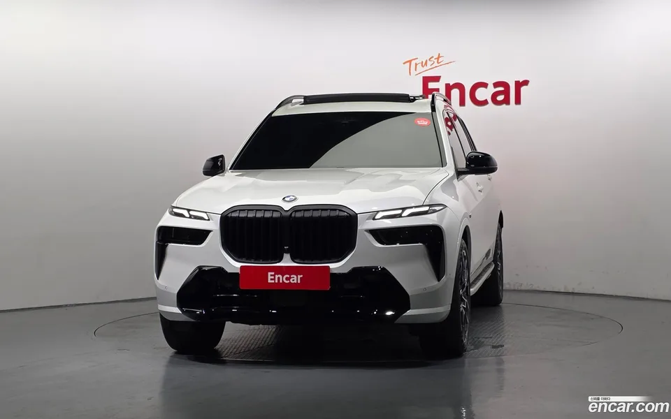 BMW X7 xDrive 40i M 6 2025 — thumbnail 3