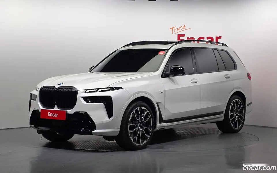 BMW X7 xDrive 40i M 6 2025 — photo 1, buy with delivery to Moscow