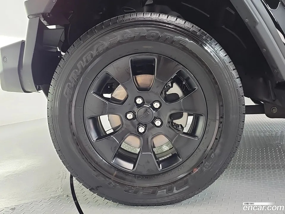 Jeep Wrangler 2.0 4 2023 — thumbnail 2