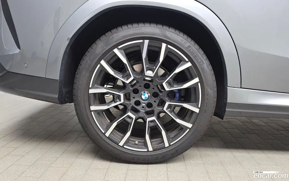 BMW X6 xDrive40i M 2025 — thumbnail 2