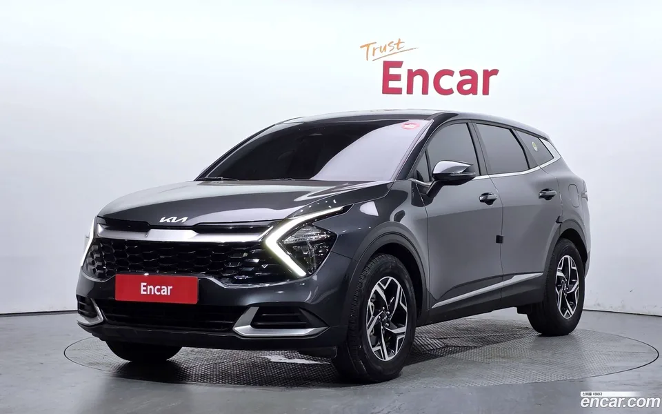 Kia Sportage 2.0 2WD 2023 — photo 1, buy with delivery to Moscow