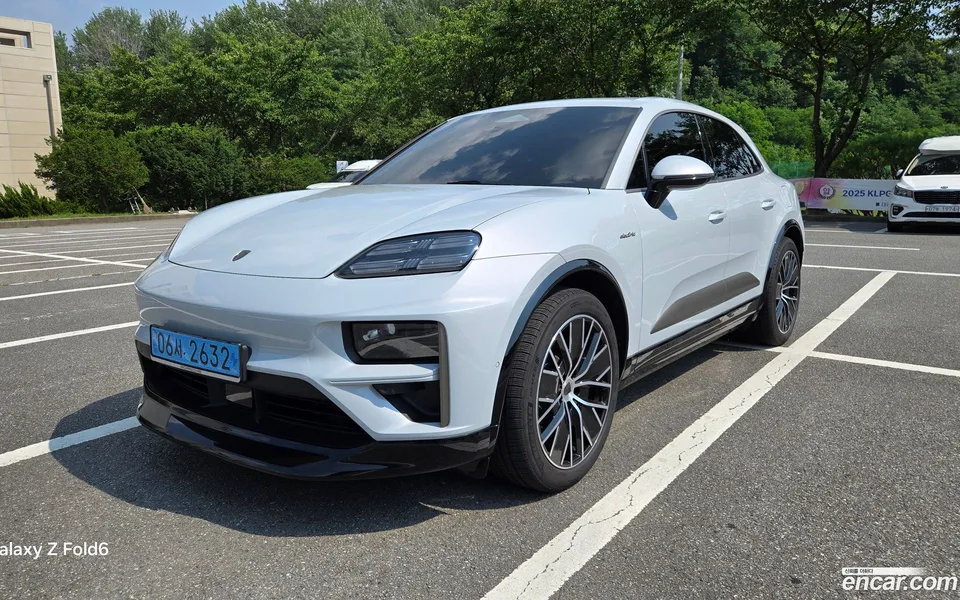 Porsche Macan Electric 2025 — photo 1, buy with delivery to Moscow
