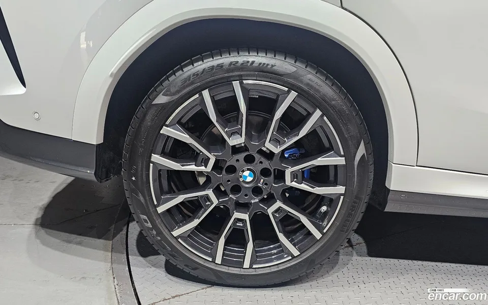 BMW X6 xDrive40i M 2023 — thumbnail 2
