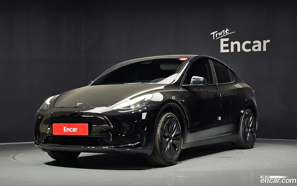 Tesla Model Y RWD 2024 — photo 1, buy with delivery to Moscow