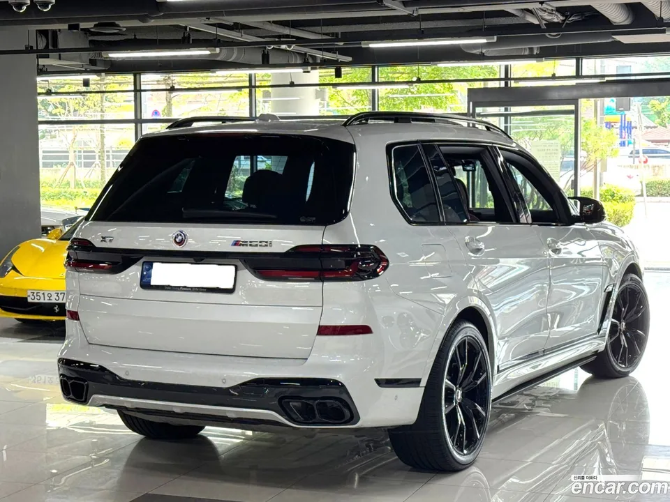 BMW X7 M60i xDrive M 6 2023 — thumbnail 3
