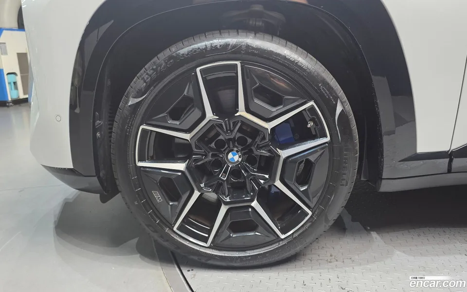 BMW XM 4.4 2023 — thumbnail 2